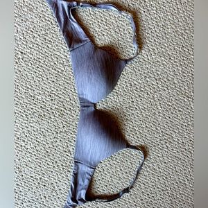 Great condition VS no underwire tshirt bra